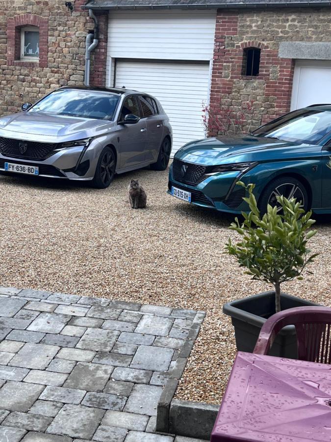 Au Pere Tranquille Hotell Tinchebray-Bocage Eksteriør bilde