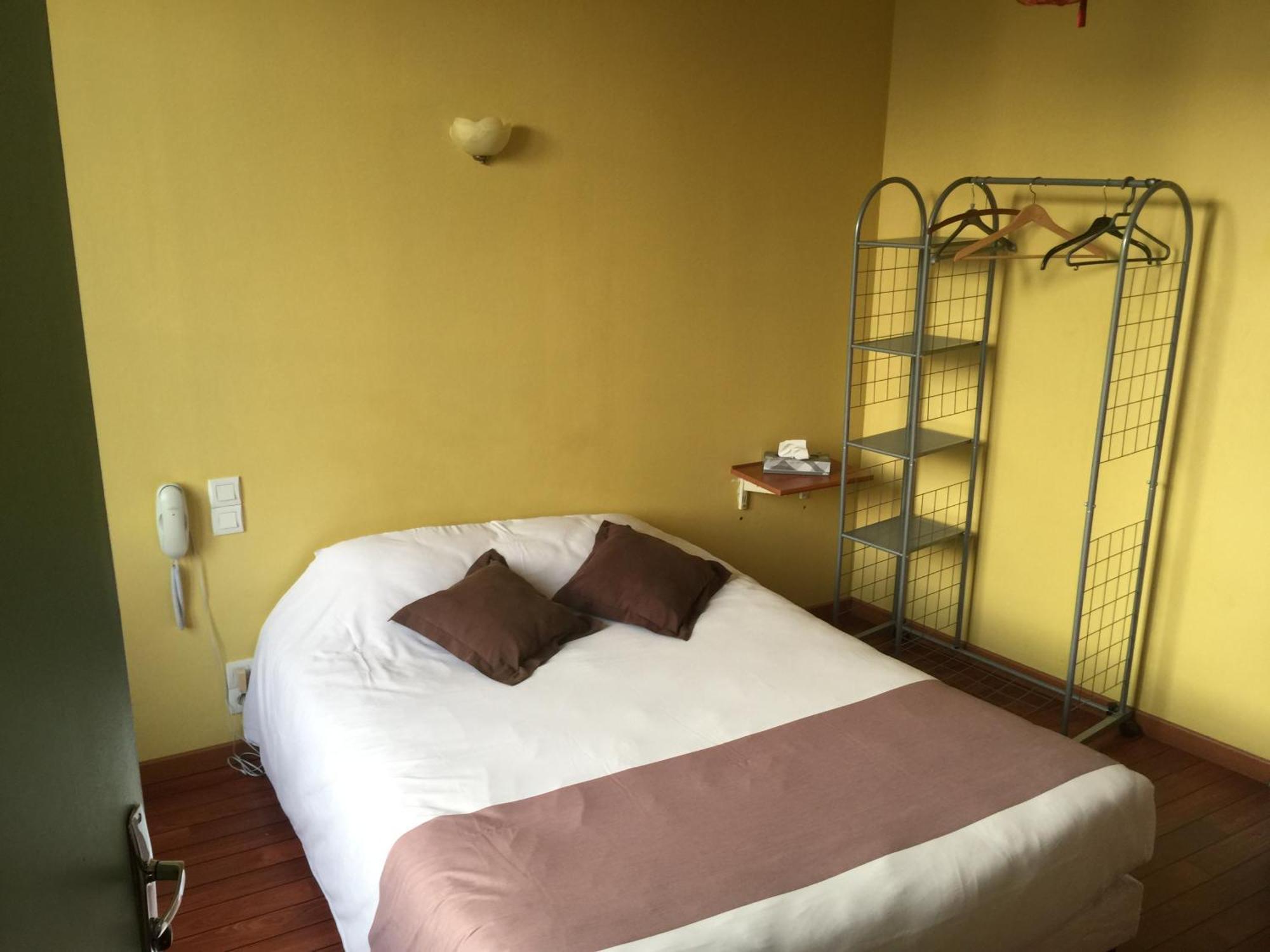 Au Pere Tranquille Hotell Tinchebray-Bocage Eksteriør bilde