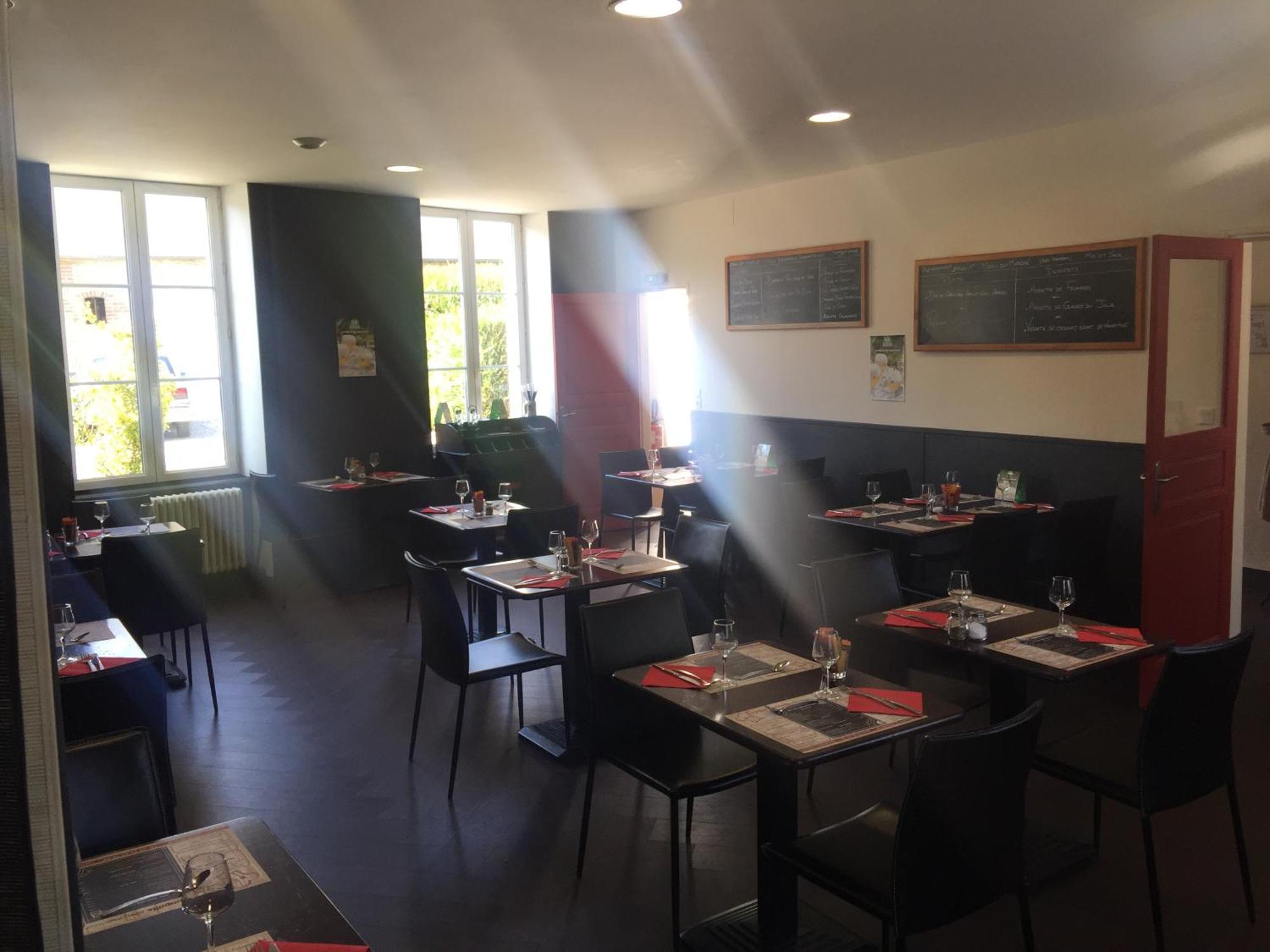 Au Pere Tranquille Hotell Tinchebray-Bocage Eksteriør bilde