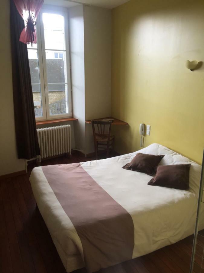 Au Pere Tranquille Hotell Tinchebray-Bocage Eksteriør bilde