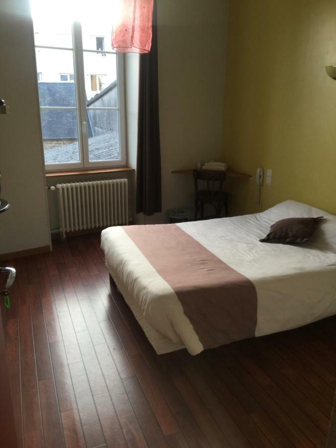 Au Pere Tranquille Hotell Tinchebray-Bocage Eksteriør bilde