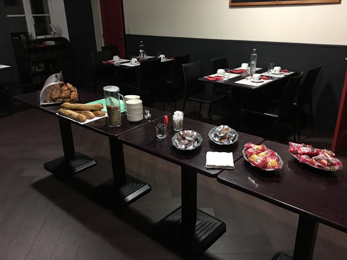 Au Pere Tranquille Hotell Tinchebray-Bocage Eksteriør bilde
